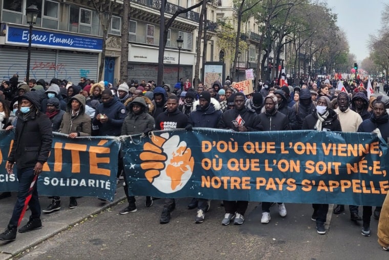 , Politique à gauche: La France lance une offensive anti-migrants dans la colonie de Mayotte