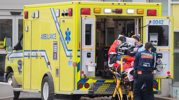 , Politique à gauche: #StatusCodeRed – Les ambulanciers paramédicaux de Toronto luttent contre le sous-financement